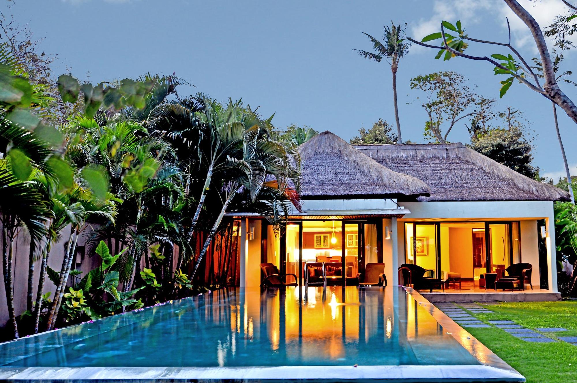 Prama Sanur Beach Bali Екстер'єр фото A villa at the resort
