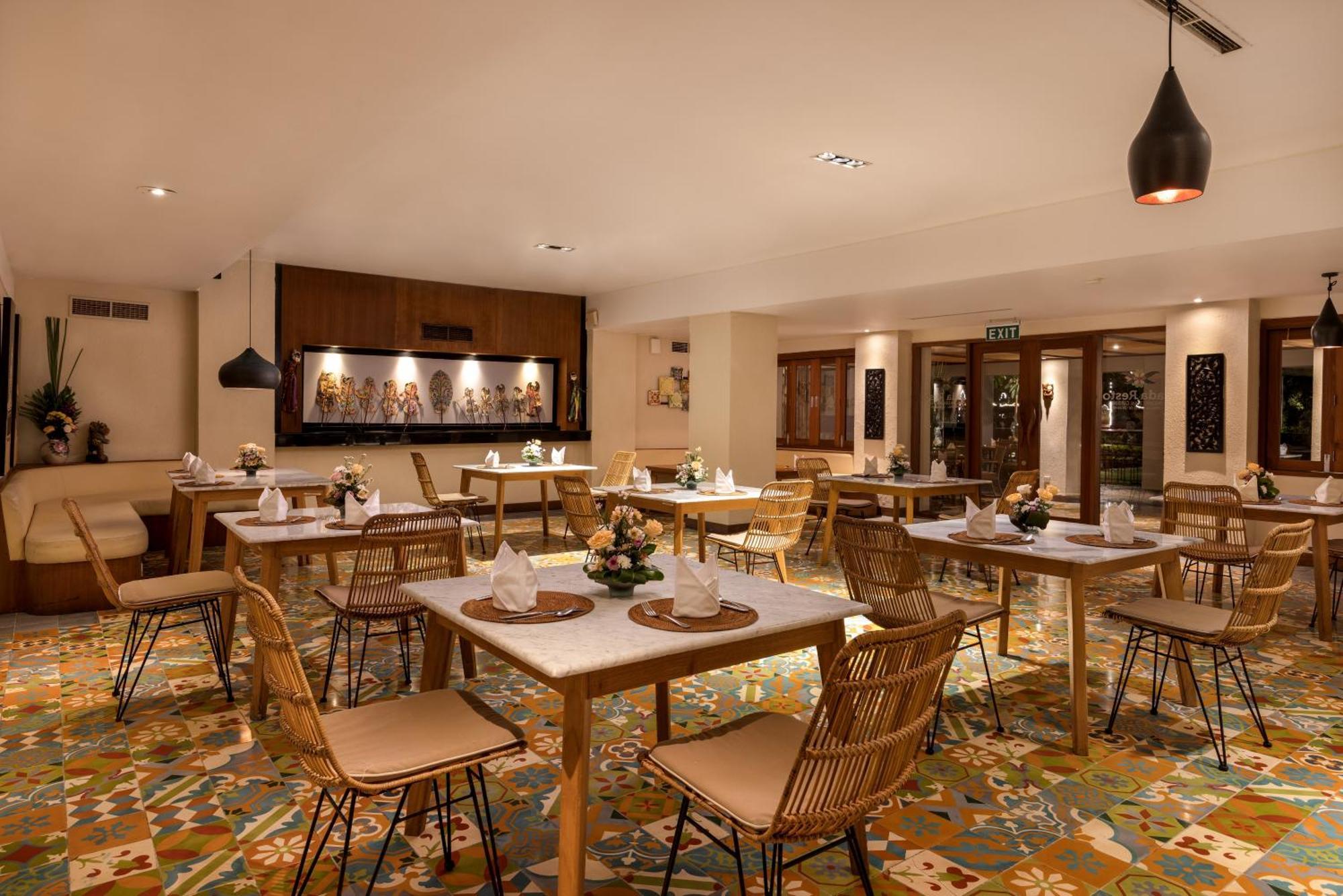 Prama Sanur Beach Bali Екстер'єр фото The restaurant at the hotel