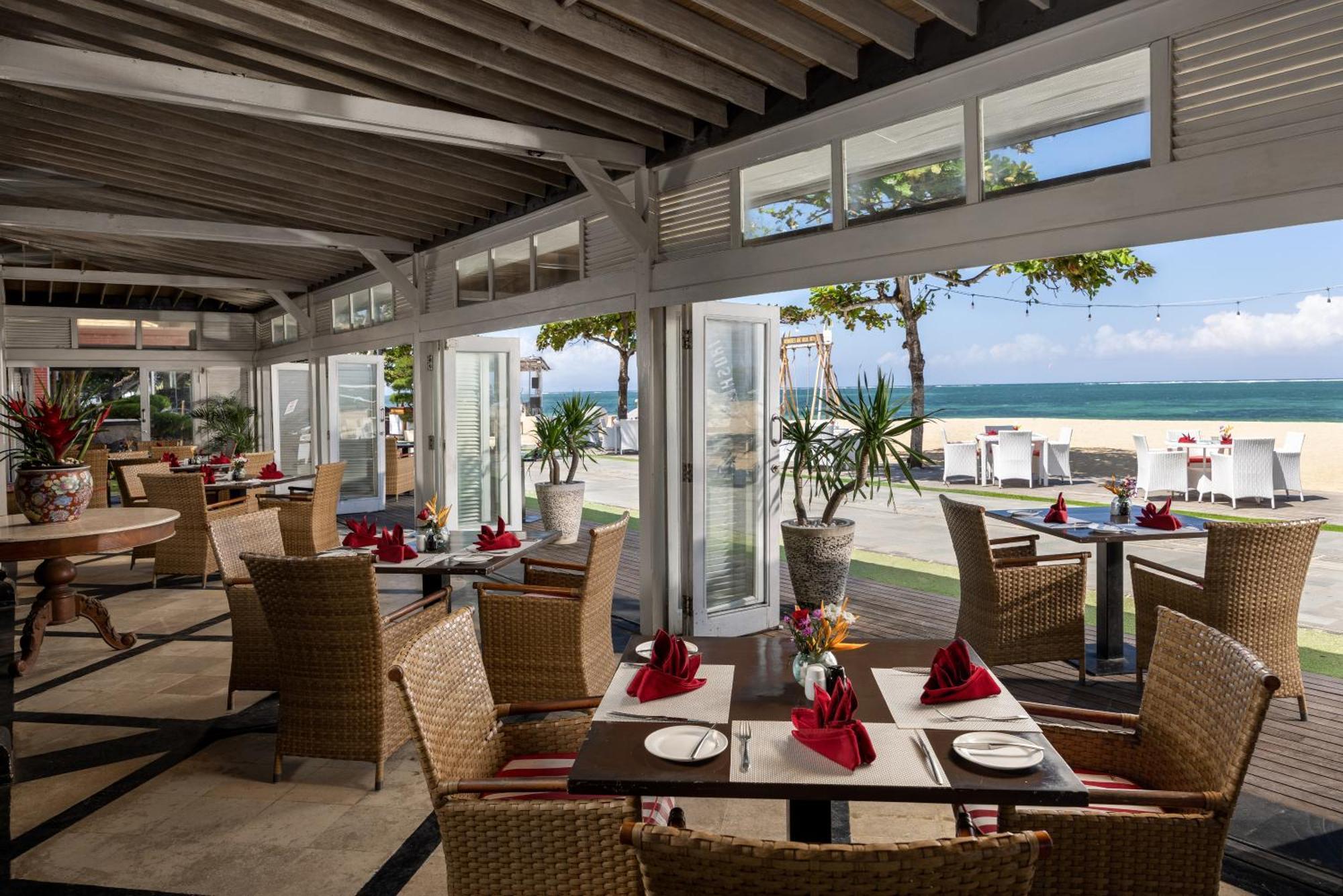 Prama Sanur Beach Bali Екстер'єр фото The Beachfront Restaurant